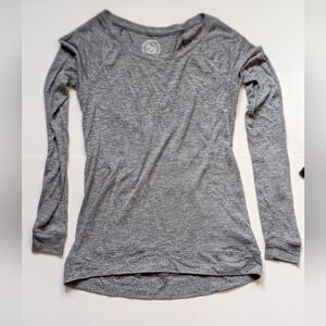 SO Women's Gray Heather Long Sleeve Crewneck Slim Fit Top, Small